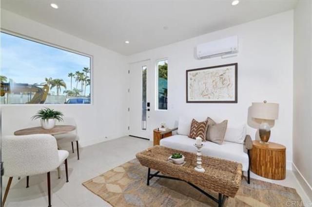 3901 Haines, San Diego, CA 92109