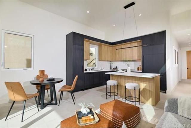 3901 Haines, San Diego, CA 92109