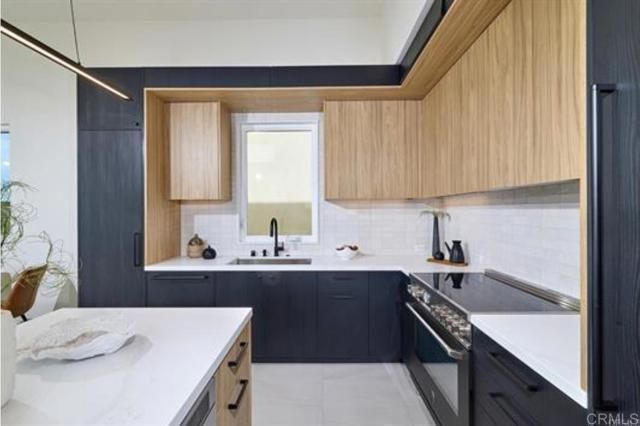 3901 Haines, San Diego, CA 92109