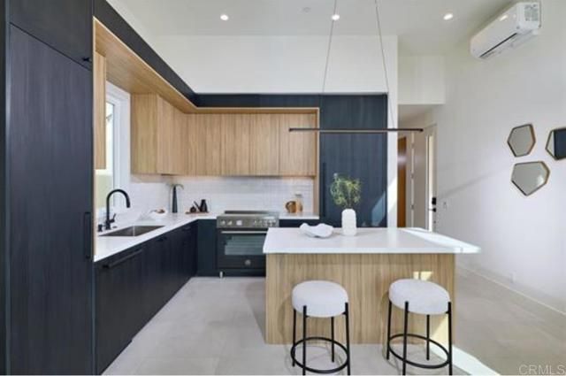 3901 Haines, San Diego, CA 92109