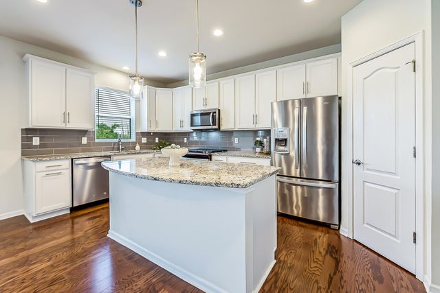 847 Groveland Circle, Ann Arbor, MI 48108