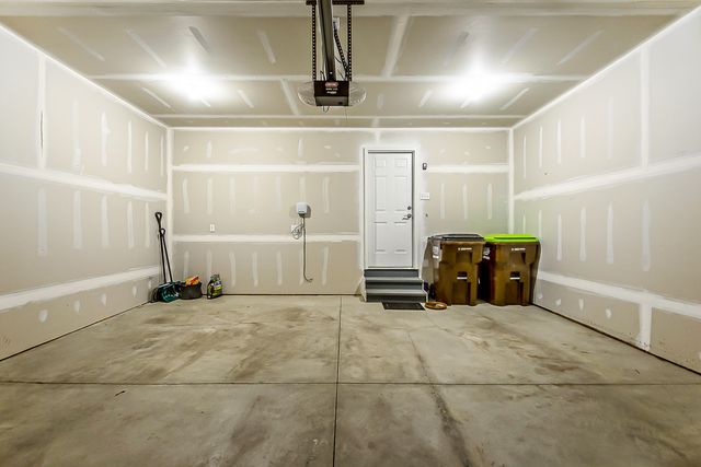 847 Groveland Circle, Ann Arbor, MI 48108