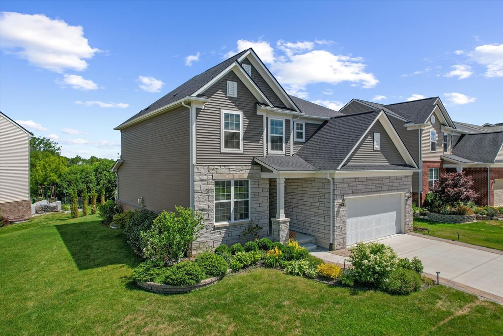 847 Groveland Circle, Ann Arbor, MI 48108