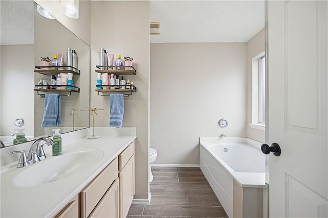 1004 La Mirada, Portland, TX 78374