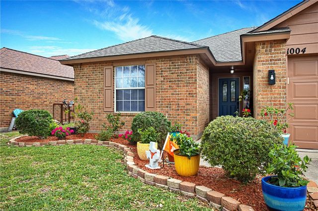 1004 La Mirada, Portland, TX 78374