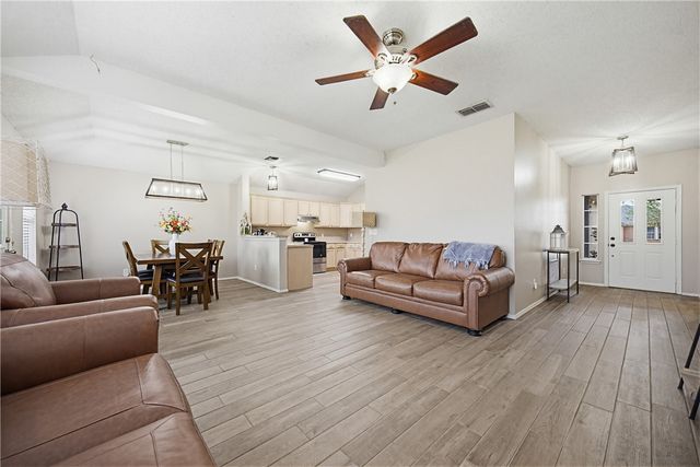 1004 La Mirada, Portland, TX 78374