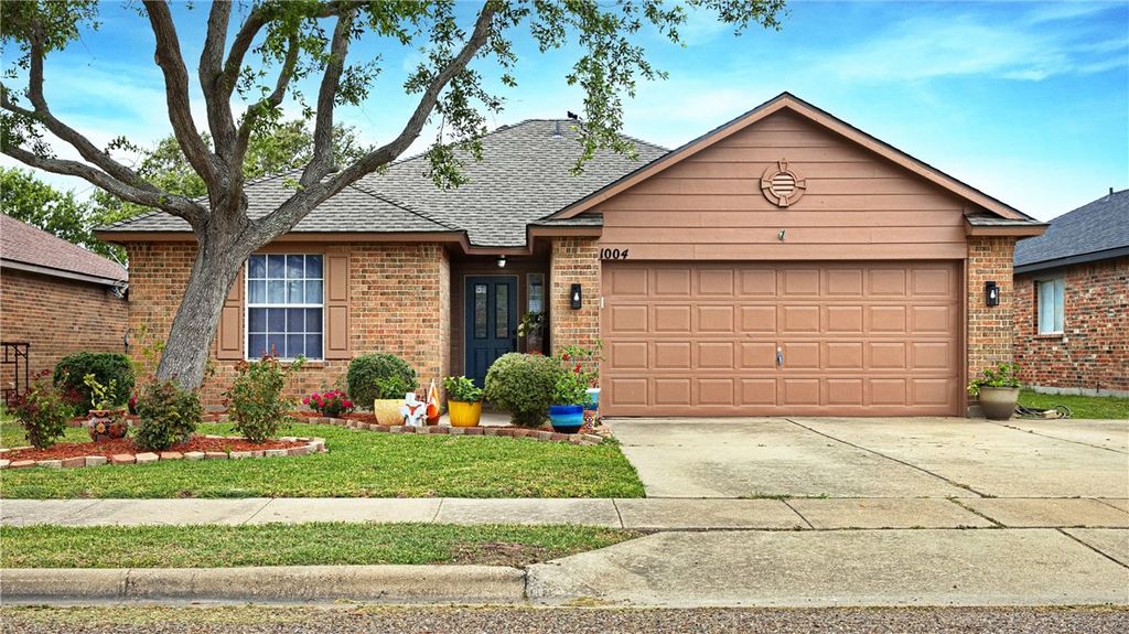1004 La Mirada, Portland, TX 78374