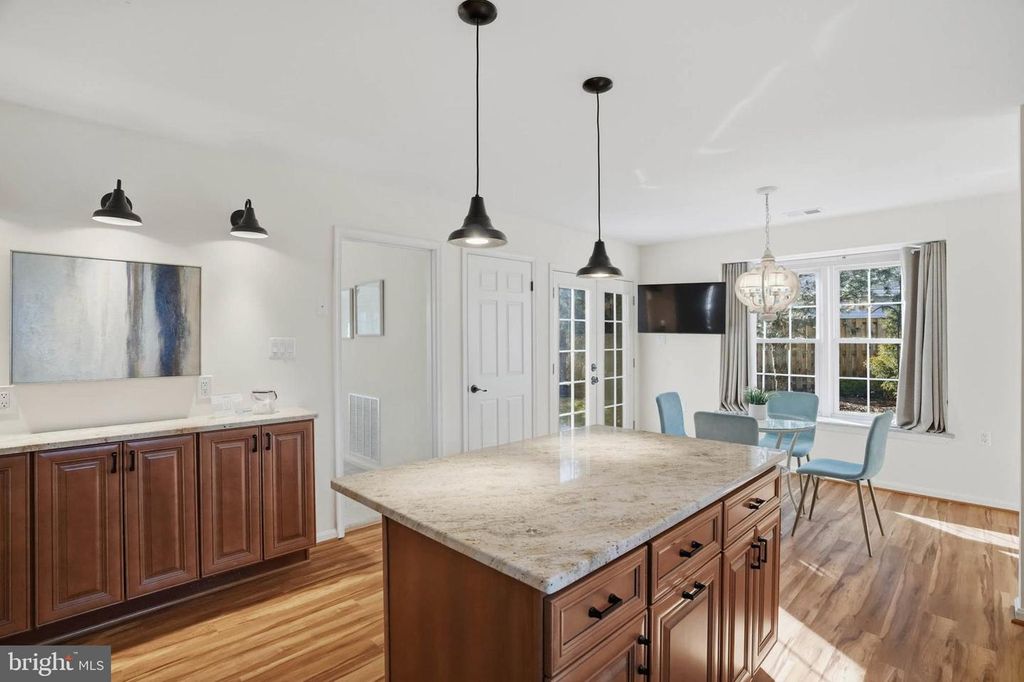 Image 18 of property listing at 847 WOODMONT RD, Annapolis, MD 21401