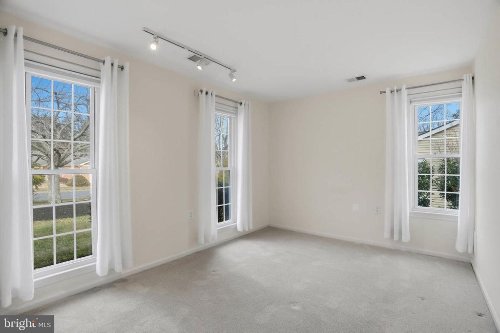 Image 26 of property listing at 847 WOODMONT RD, Annapolis, MD 21401