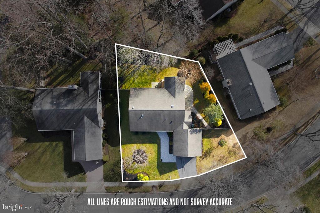 Image 36 of property listing at 847 WOODMONT RD, Annapolis, MD 21401