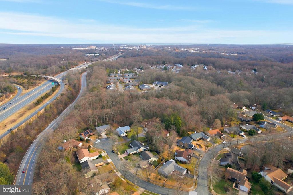 Image 39 of property listing at 847 WOODMONT RD, Annapolis, MD 21401