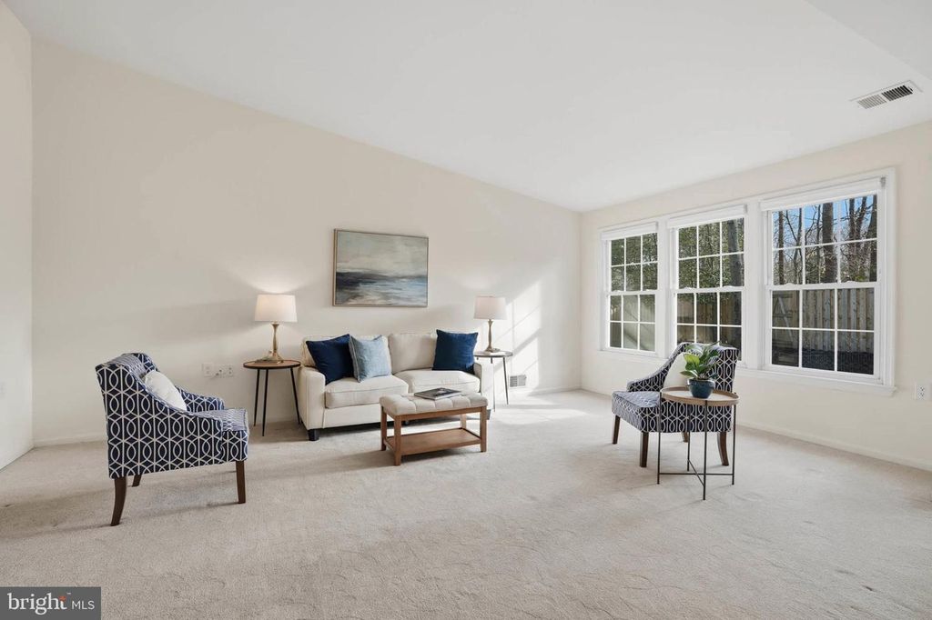 Image 7 of property listing at 847 WOODMONT RD, Annapolis, MD 21401