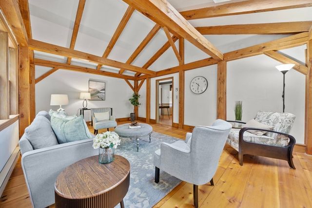 41 Pike St, Tewksbury, MA 01876