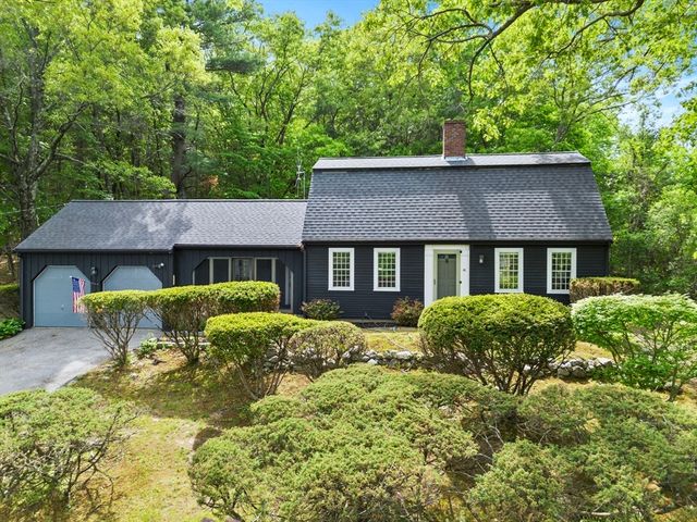 41 Pike St, Tewksbury, MA 01876