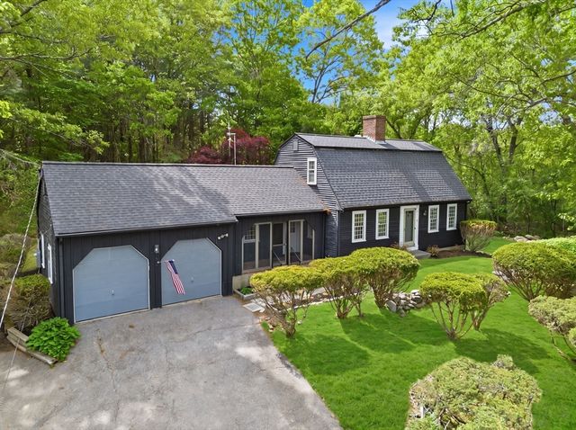 41 Pike St, Tewksbury, MA 01876
