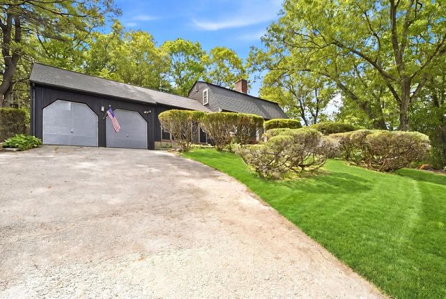 41 Pike St, Tewksbury, MA 01876
