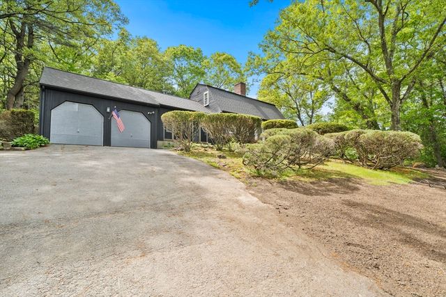 41 Pike St, Tewksbury, MA 01876