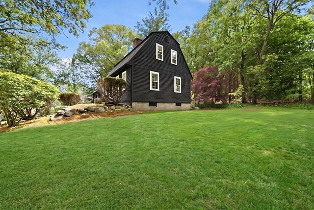 41 Pike St, Tewksbury, MA 01876
