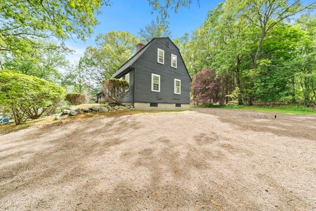 41 Pike St, Tewksbury, MA 01876
