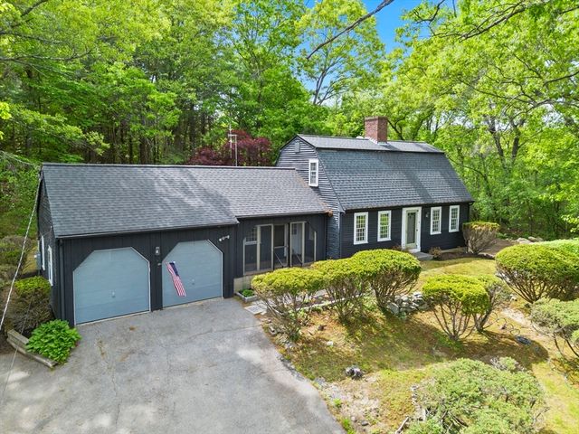 41 Pike St, Tewksbury, MA 01876