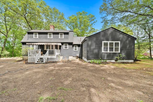41 Pike St, Tewksbury, MA 01876