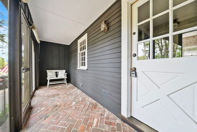 41 Pike St, Tewksbury, MA 01876