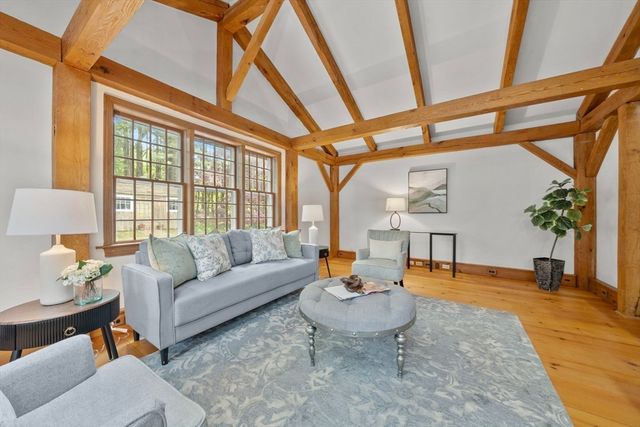 41 Pike St, Tewksbury, MA 01876