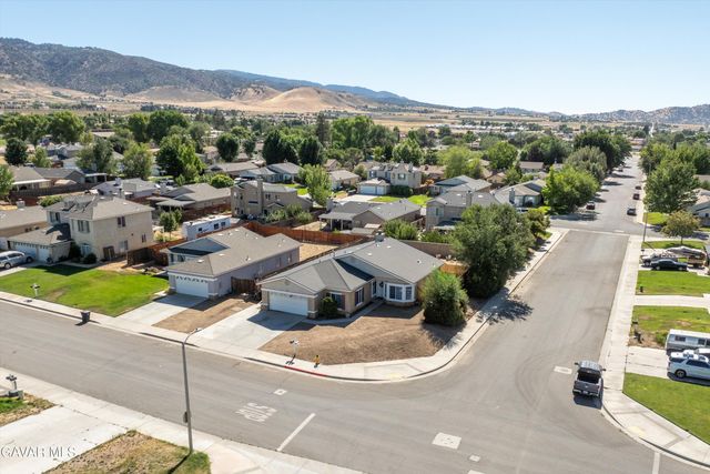 1001 Clearview Street, Tehachapi, CA 93561
