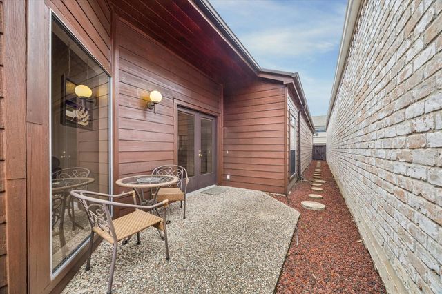 9612 Bayou Brook Street, Houston, TX 77063