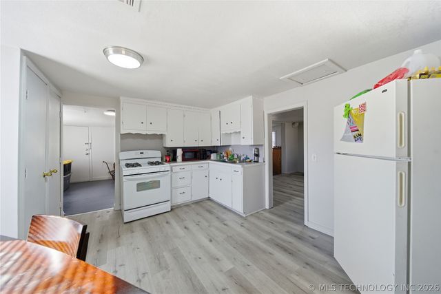 610 N Grant Avenue, Sand Springs, OK 74063