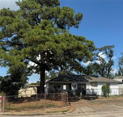 15601 Woodforest Boulevard, Channelview, TX 77530