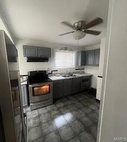 8830 Tyrell Drive, St Louis, MO 63136