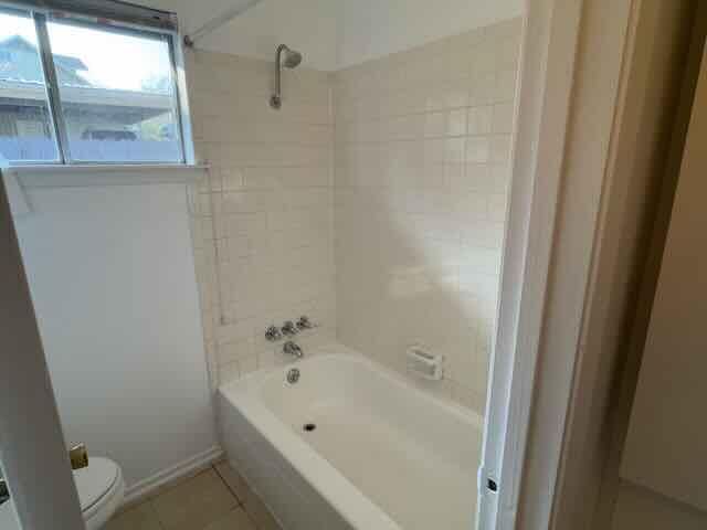 3409 DOLPHIN DR A, Austin, TX 78704