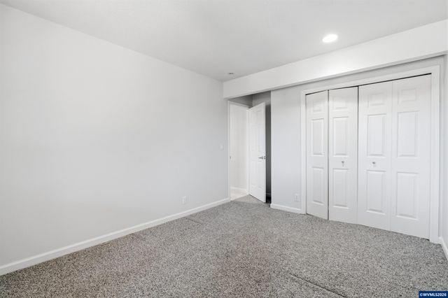 151 Rockridge Lp, Eugene, OR 97405