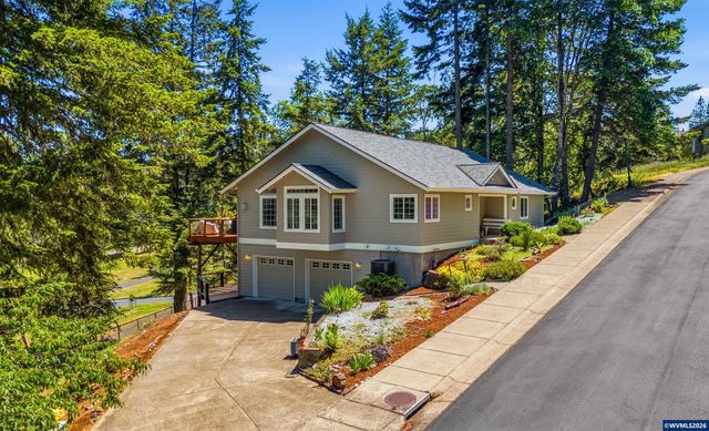 151 Rockridge Lp, Eugene, OR 97405