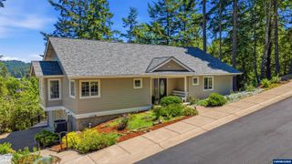 151 Rockridge Lp, Eugene, OR 97405