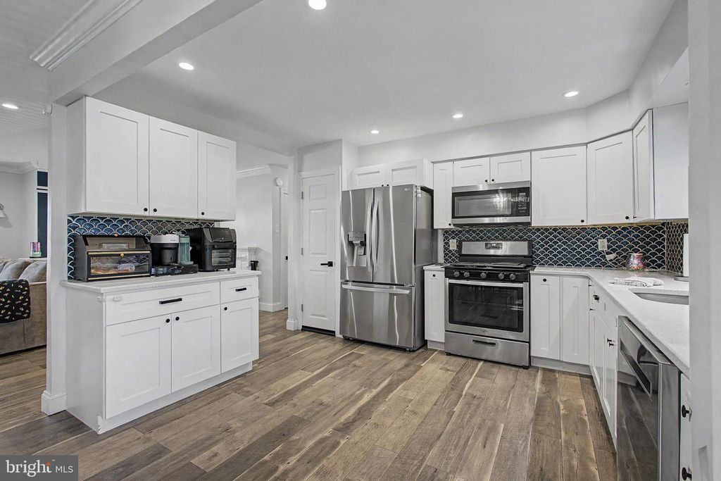 18 SANDAL LN, WILLINGBORO, NJ 08046 — photo 2