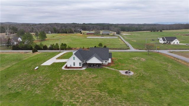 2453 Boone Ford SE Road, Calhoun, GA 30701