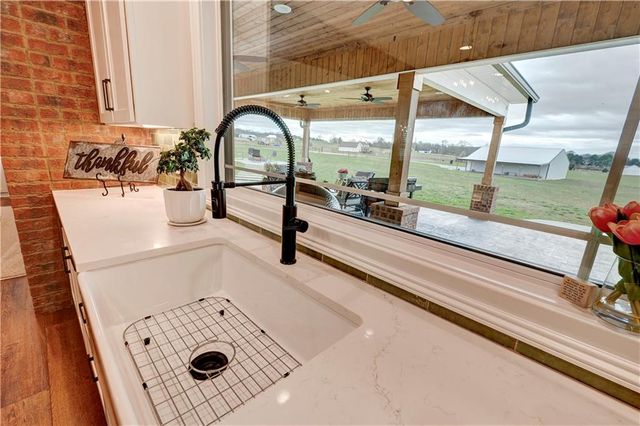 2453 Boone Ford SE Road, Calhoun, GA 30701