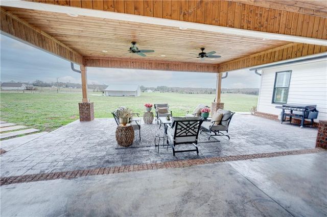 2453 Boone Ford SE Road, Calhoun, GA 30701