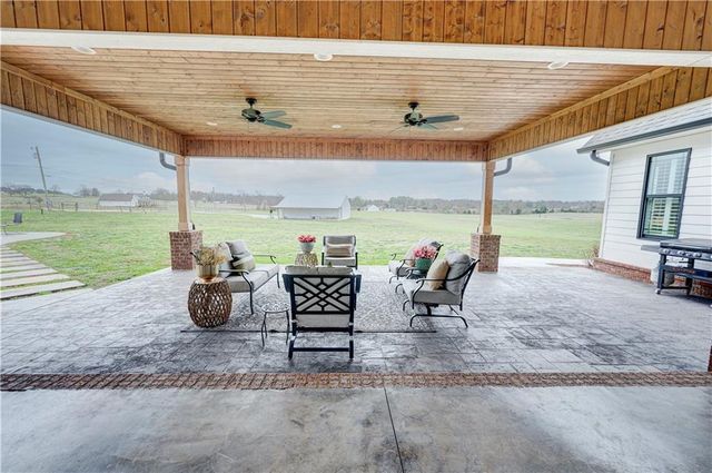 2453 Boone Ford SE Road, Calhoun, GA 30701