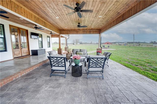 2453 Boone Ford SE Road, Calhoun, GA 30701