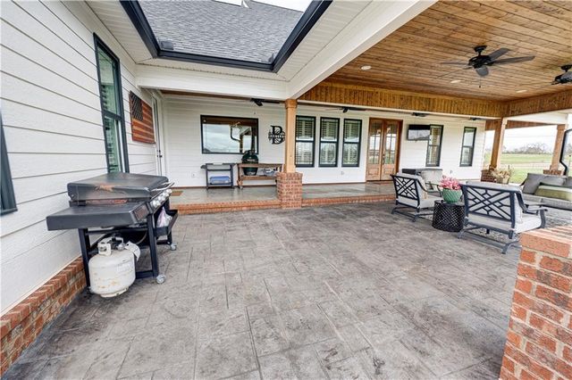 2453 Boone Ford SE Road, Calhoun, GA 30701