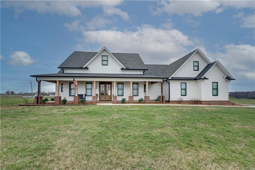 2453 Boone Ford SE Road, Calhoun, GA 30701