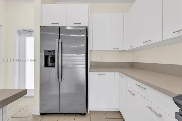 8167 NW 41st Street E-110, Doral, FL 33166