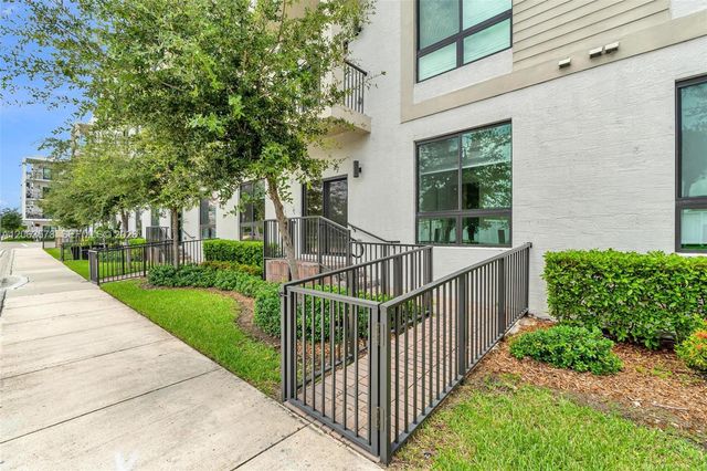 8167 NW 41st Street E-110, Doral, FL 33166