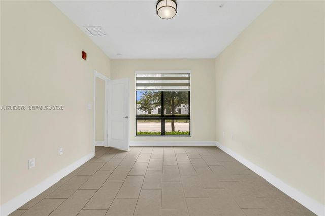 8167 NW 41st Street E-110, Doral, FL 33166