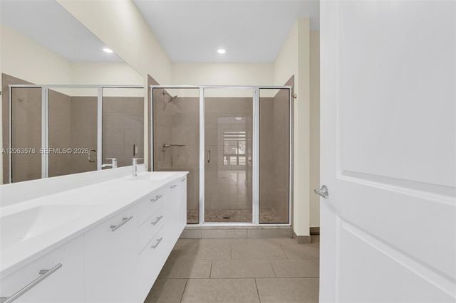 8167 NW 41st Street E-110, Doral, FL 33166