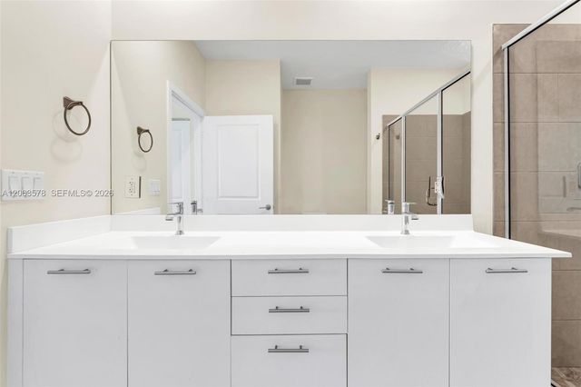 8167 NW 41st Street E-110, Doral, FL 33166