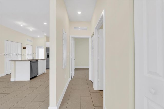 8167 NW 41st Street E-110, Doral, FL 33166